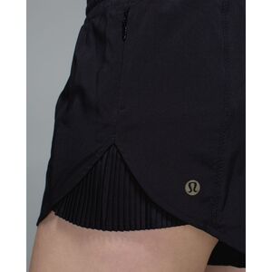 LULULEMON Pleat To Street Shorts Low Rise Black Pleated Side Size 2